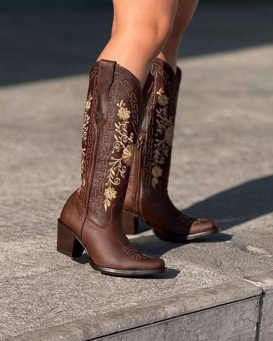 Model women's leather cowboy boot
